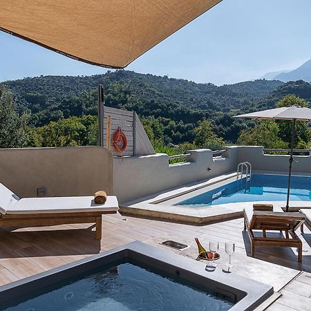 Verekinthos Villas - Pool, Hot Tub, Bbq, Kids Playground, Stunning Mountain Views Yerolákkos エクステリア 写真