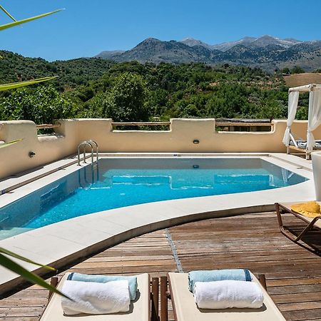 Verekinthos Villas - Pool, Hot Tub, Bbq, Kids Playground, Stunning Mountain Views Yerolákkos エクステリア 写真