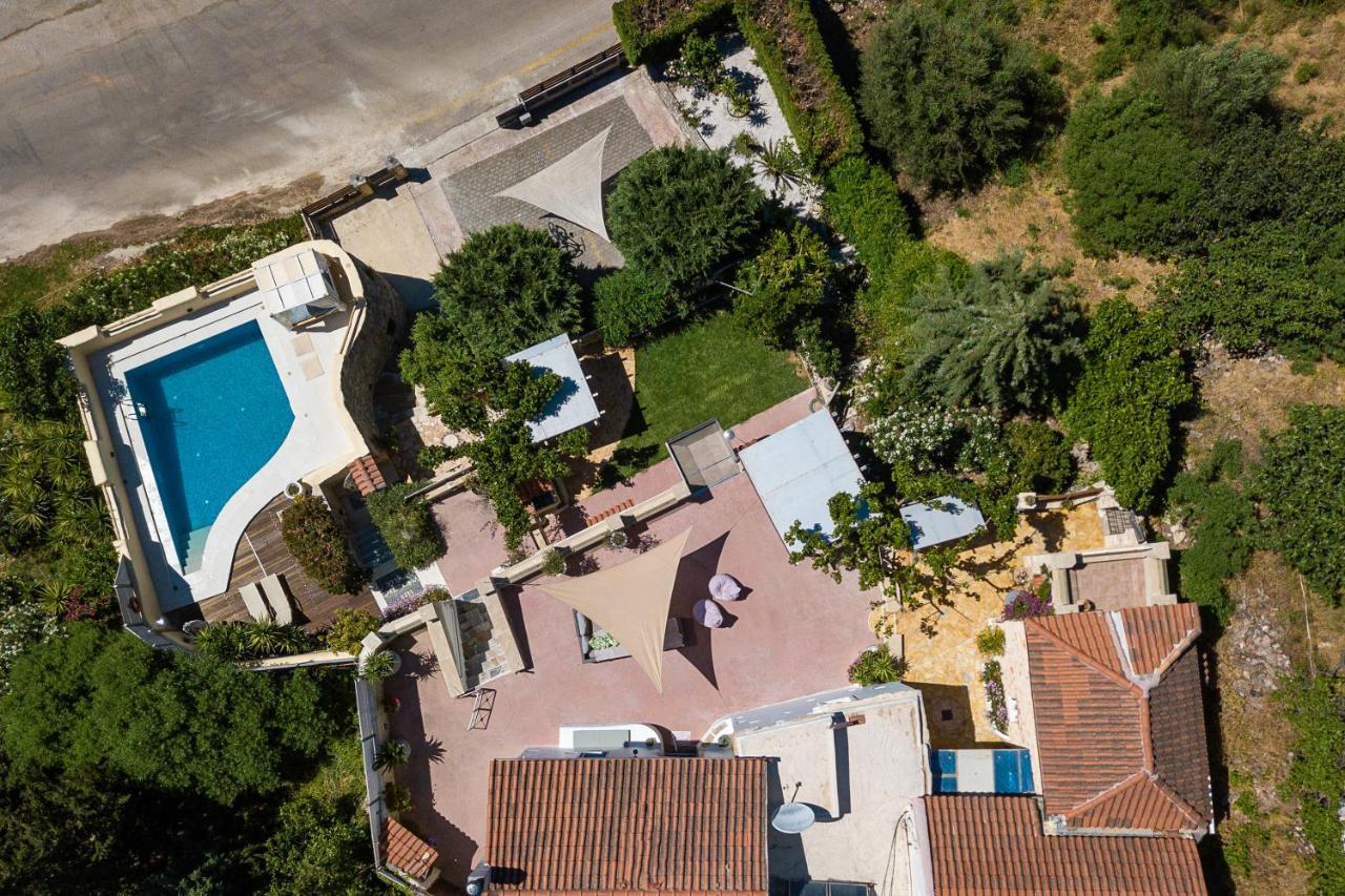 Verekinthos Villas - Pool, Hot Tub, Bbq, Kids Playground, Stunning Mountain Views Yerolákkos エクステリア 写真