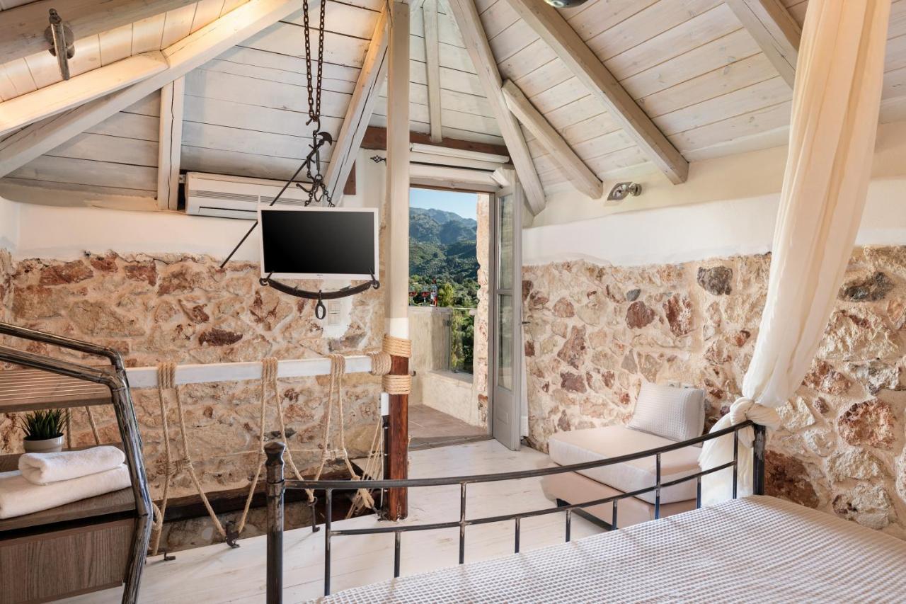 Verekinthos Villas - Pool, Hot Tub, Bbq, Kids Playground, Stunning Mountain Views Yerolákkos エクステリア 写真