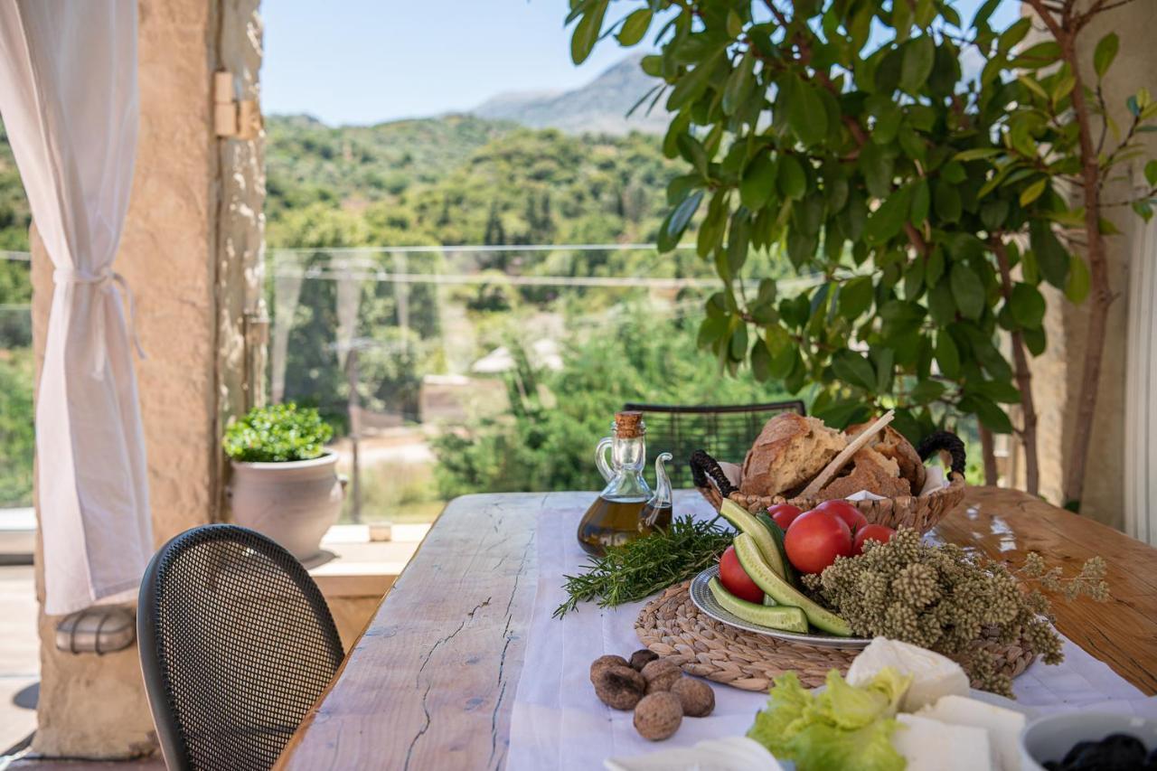 Verekinthos Villas - Pool, Hot Tub, Bbq, Kids Playground, Stunning Mountain Views Yerolákkos エクステリア 写真