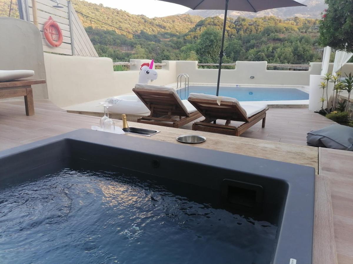 Verekinthos Villas - Pool, Hot Tub, Bbq, Kids Playground, Stunning Mountain Views Yerolákkos エクステリア 写真