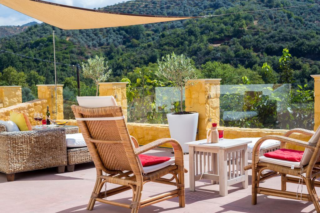 Verekinthos Villas - Pool, Hot Tub, Bbq, Kids Playground, Stunning Mountain Views Yerolákkos エクステリア 写真