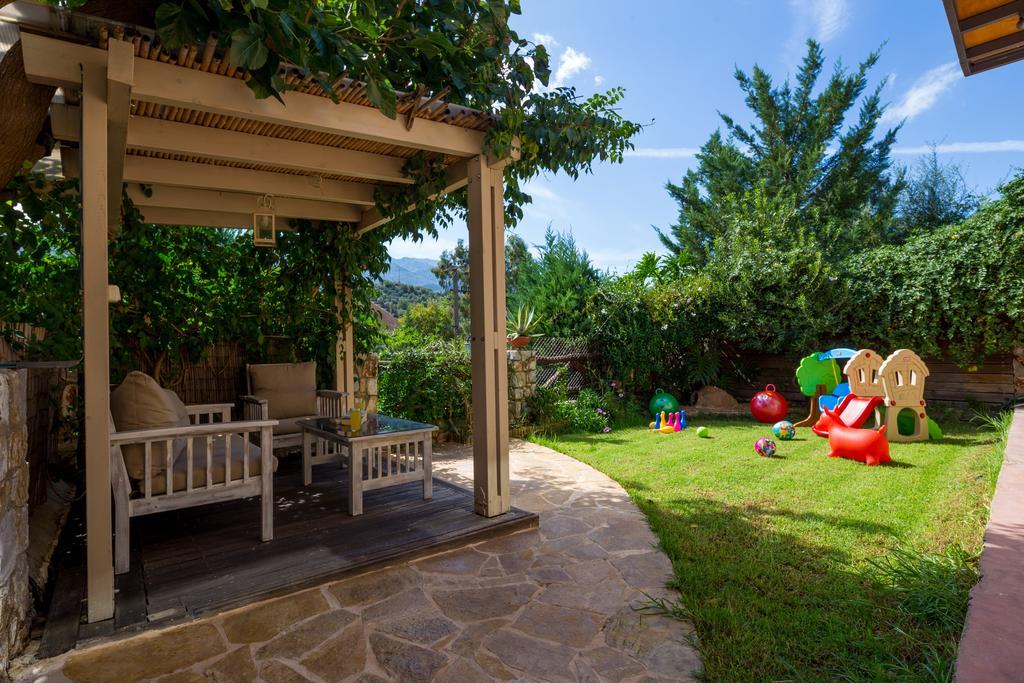 Verekinthos Villas - Pool, Hot Tub, Bbq, Kids Playground, Stunning Mountain Views Yerolákkos エクステリア 写真