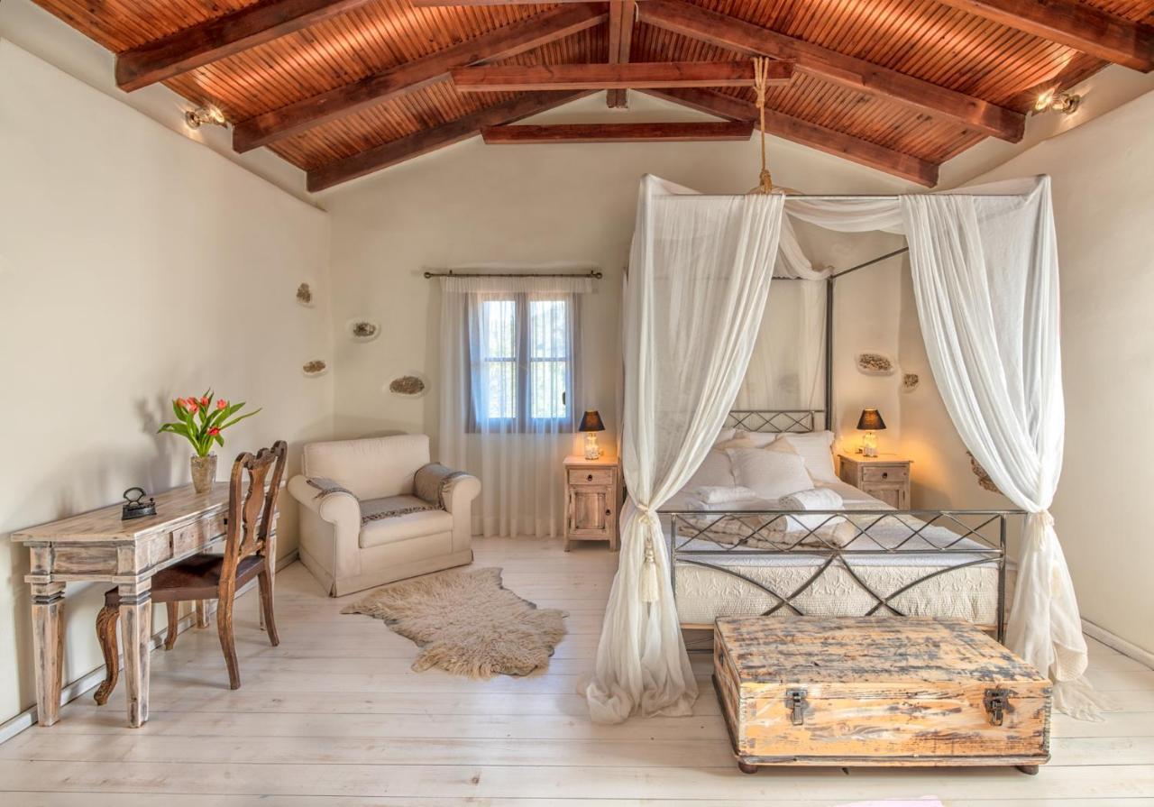 Verekinthos Villas - Pool, Hot Tub, Bbq, Kids Playground, Stunning Mountain Views Yerolákkos エクステリア 写真